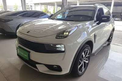 Lynk & Co 01