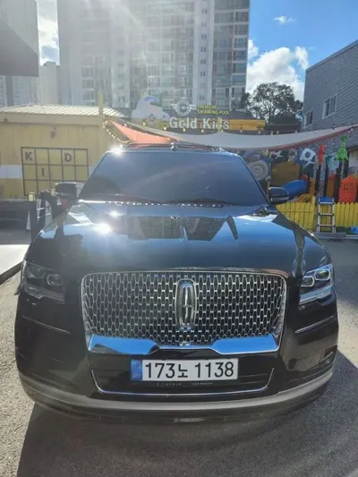 Lincoln Navigator