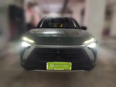 Nio ES8