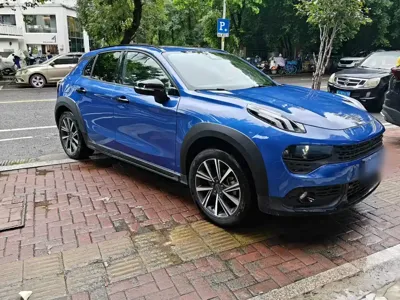 Lynk & Co 02