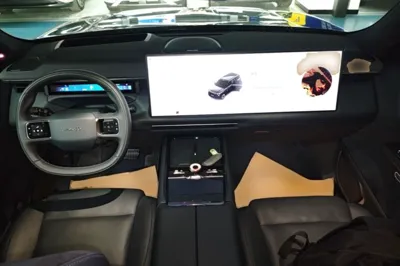 Lynk & Co 900