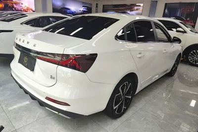 Roewe i5