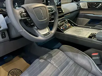 Lincoln Navigator
