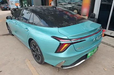 Hongqi H6