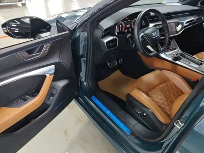Audi A7L