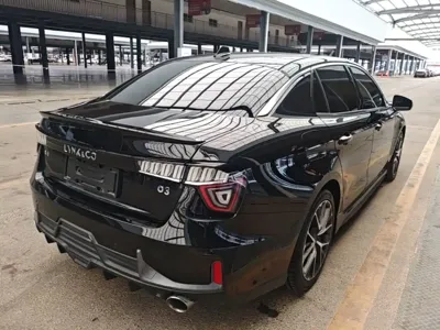 Lynk & Co 03