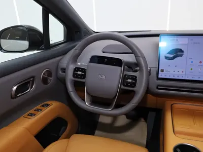 Li Auto 理想i8