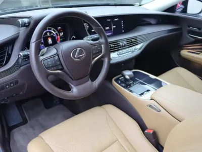 Lexus LS