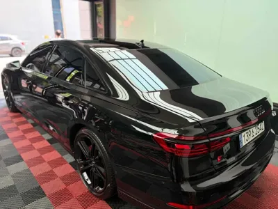Audi S8