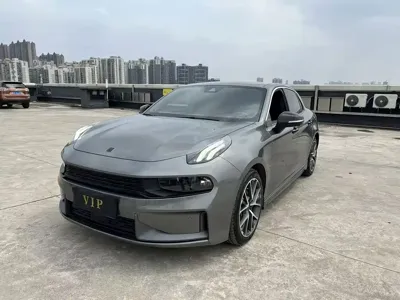Lynk & Co 03
