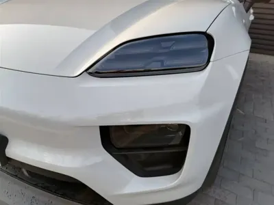 Porsche Macan EV