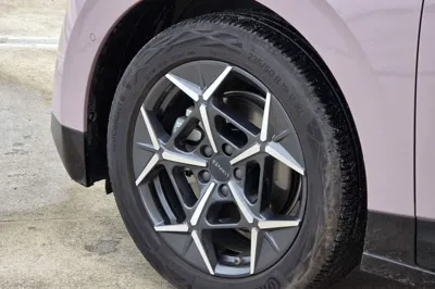 Lynk & Co Z20