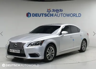 Lexus LS
