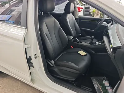 Roewe i5