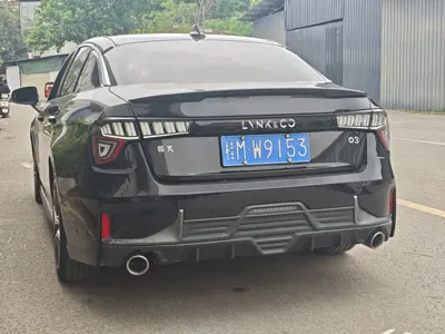 Lynk & Co 03