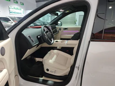 Li Auto L6