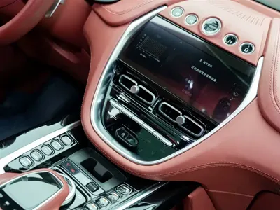 Aston Martin DBX