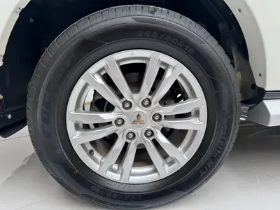 Mitsubishi Pajero (Import)