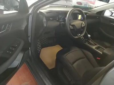 Roewe i5