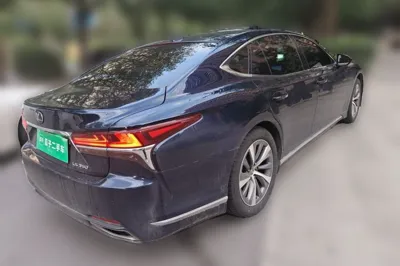 Lexus LS