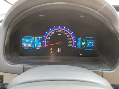 BYD M6