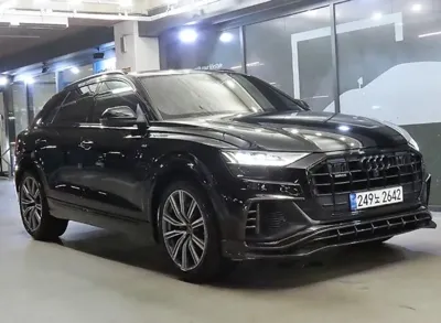 Audi Q8