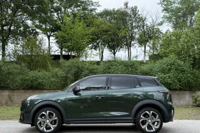 Lynk & Co 06