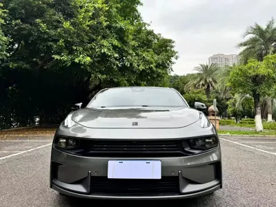 Lynk & Co 03