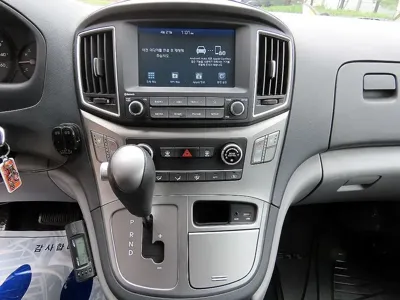 Hyundai Starex