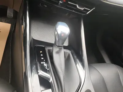 Roewe i5