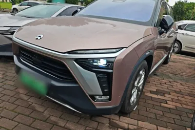 Nio ES8