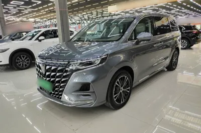 Roewe iMAX8