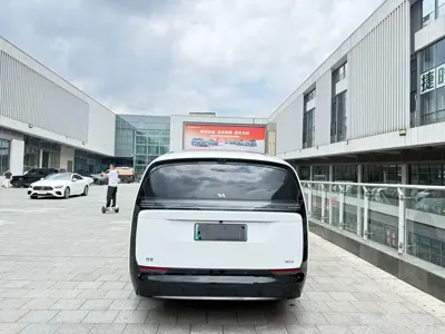 Li Auto Li MEGA