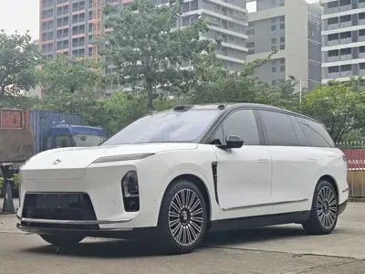 Nio ES8