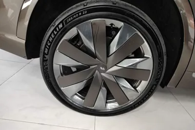 Li Auto L9