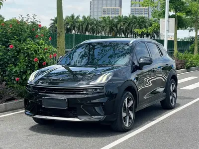 Lynk & Co 06