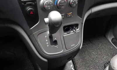 Hyundai Starex
