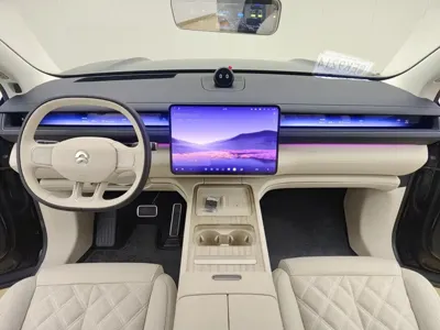 Nio ES8