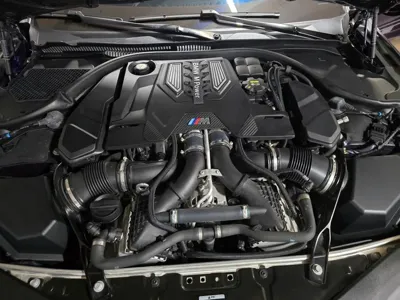 BMW M8