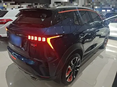 Lynk & Co 06