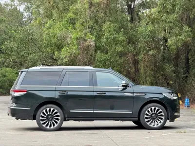 Lincoln Navigator