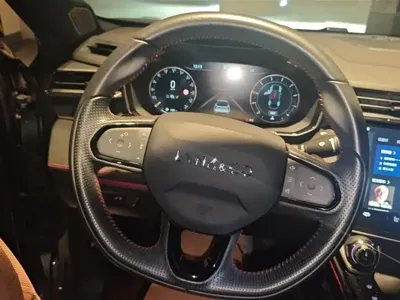 Lynk & Co 05