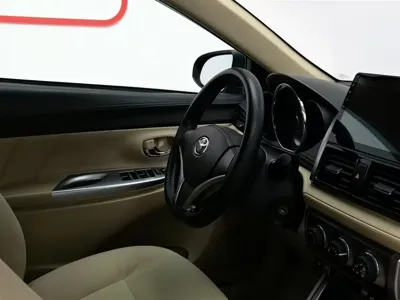 Toyota Yaris L