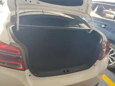 Toyota Yaris L