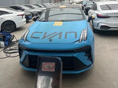 Lynk & Co 03