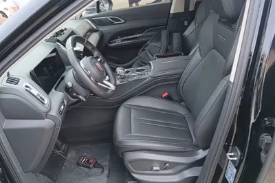 Hongqi HS3