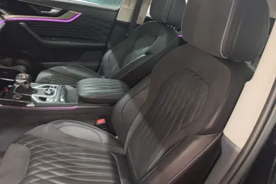 Hongqi HS5
