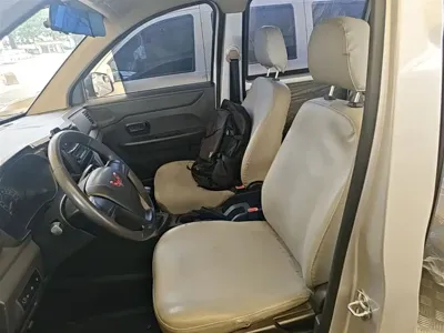 Wuling Hongguang V