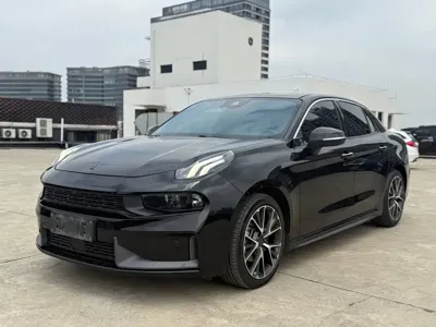 Lynk & Co 03