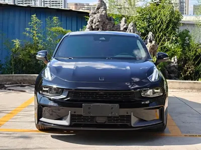 Lynk & Co 03